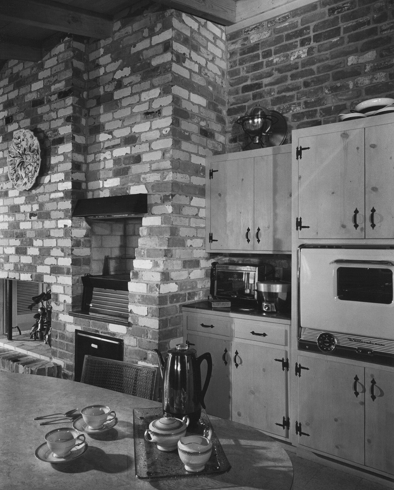 1960 Tucson home photos: House of the mountain sky